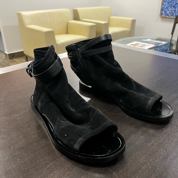 NWT VINCE Suede Gladiator Sandals - Picture 5 of 7